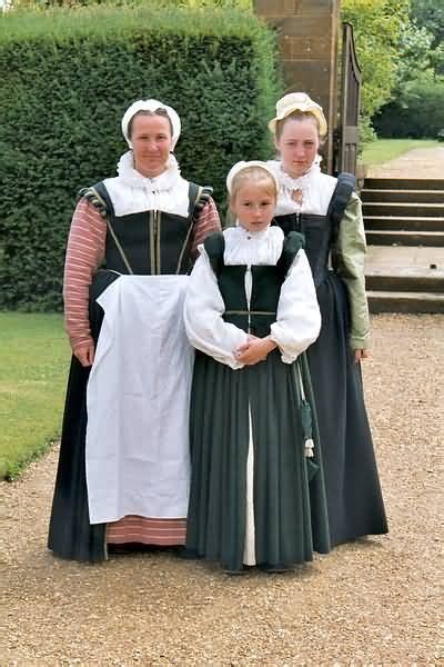 what did tudor peasants wear